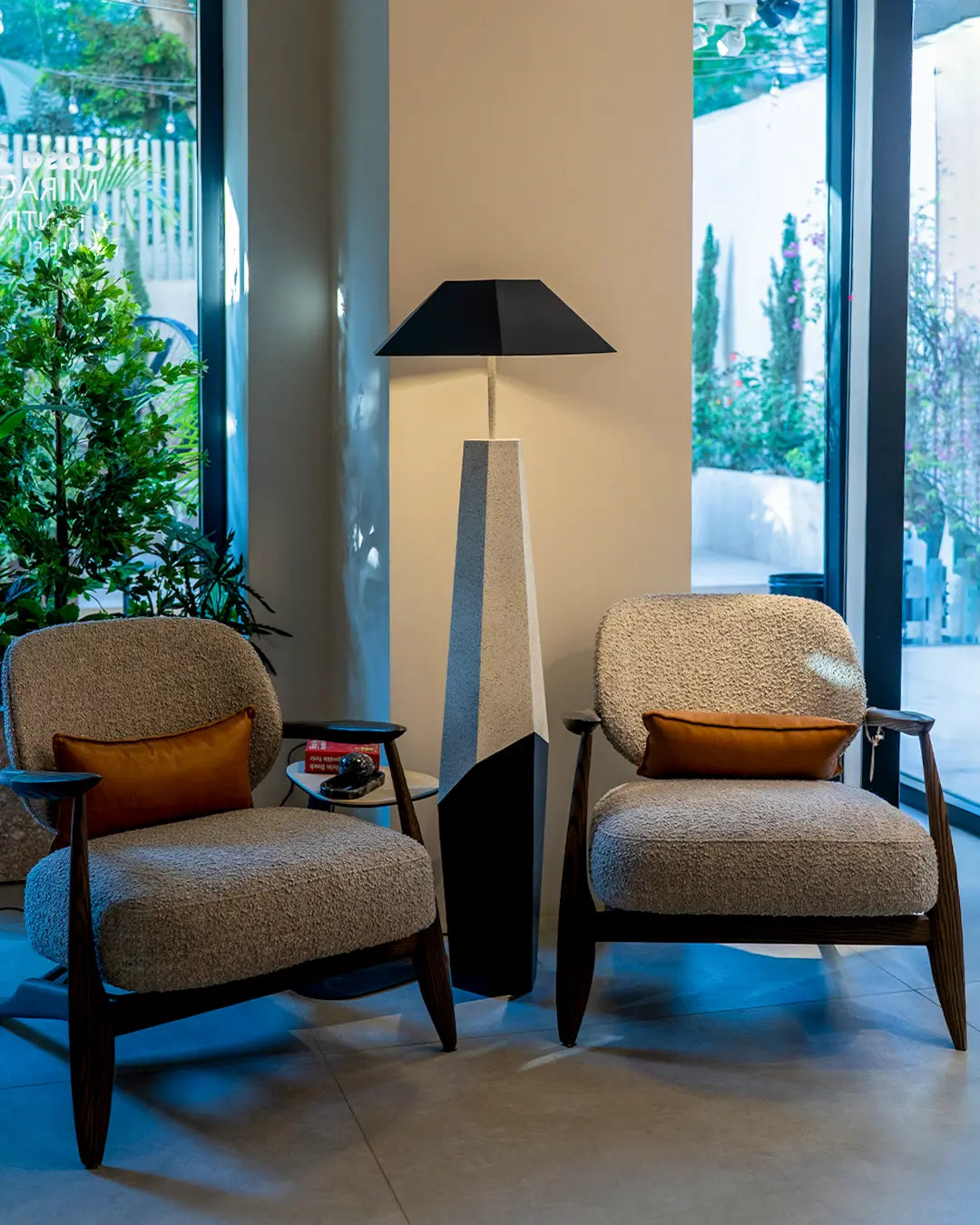 Tokyo Floor Lamp – Contemporary Marble-Inspired Style