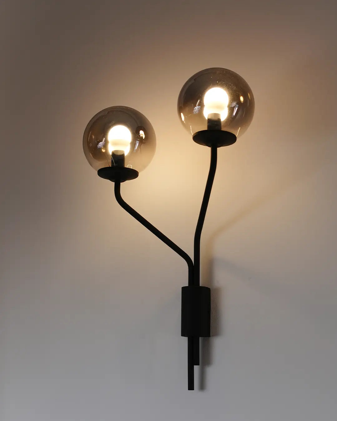 ابليك لومو - تصميم مستوحى من ضوء القمر