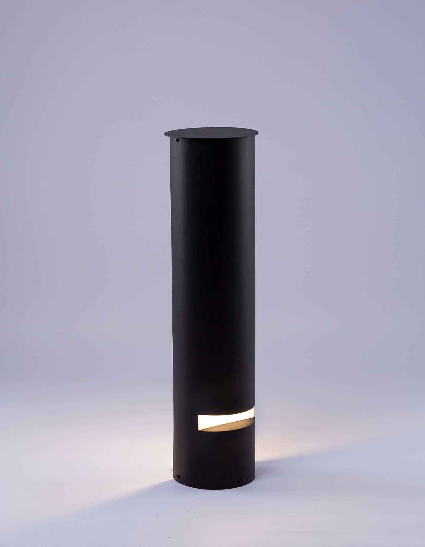 Dwindle Floor Lamp – Modern Outdoor Stainless Steel Lighting