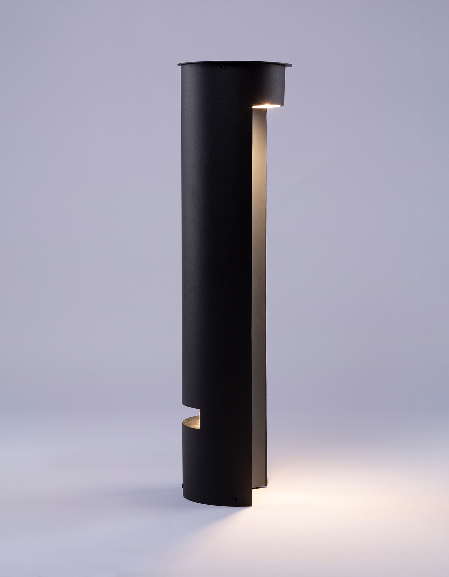 Dwindle Floor Lamp – Modern Outdoor Stainless Steel Lighting