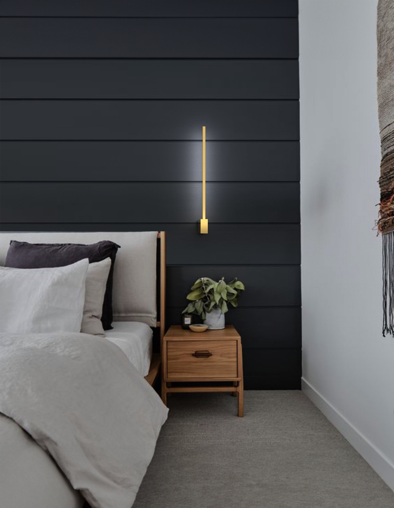 Slim gold square wall lamp with vertical line and soft indirect lighting – مصباح حائط مربع ذهبي نحيف بتصميم رأسي وإضاءة غير مباشرة