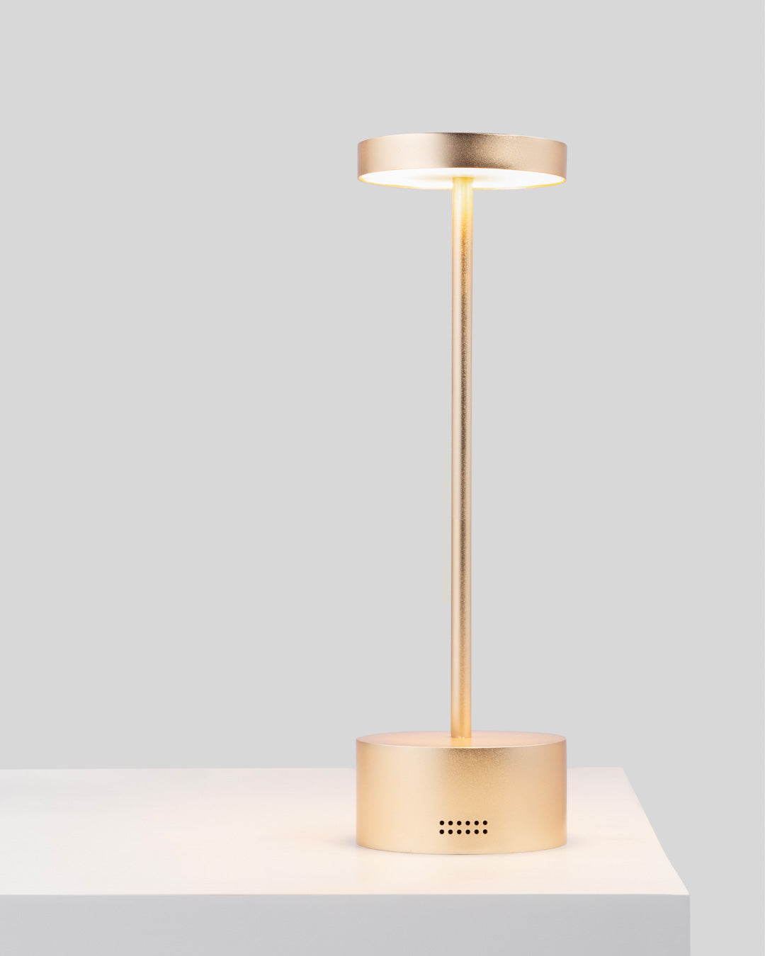 Slender Wireless Table Lamp