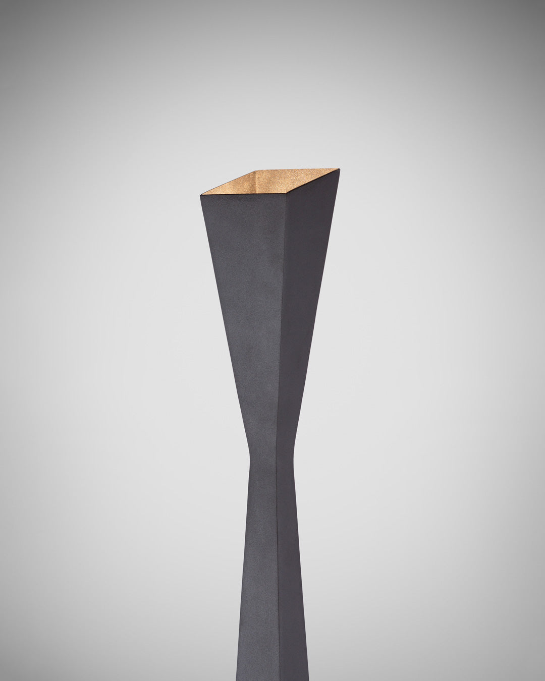 Aura floor lamp with slim modern profile casting soft ambient light / مصباح أرضي بتصميم أنيق ونحيف يوفّر إضاءة هادئة ولمسة عصرية