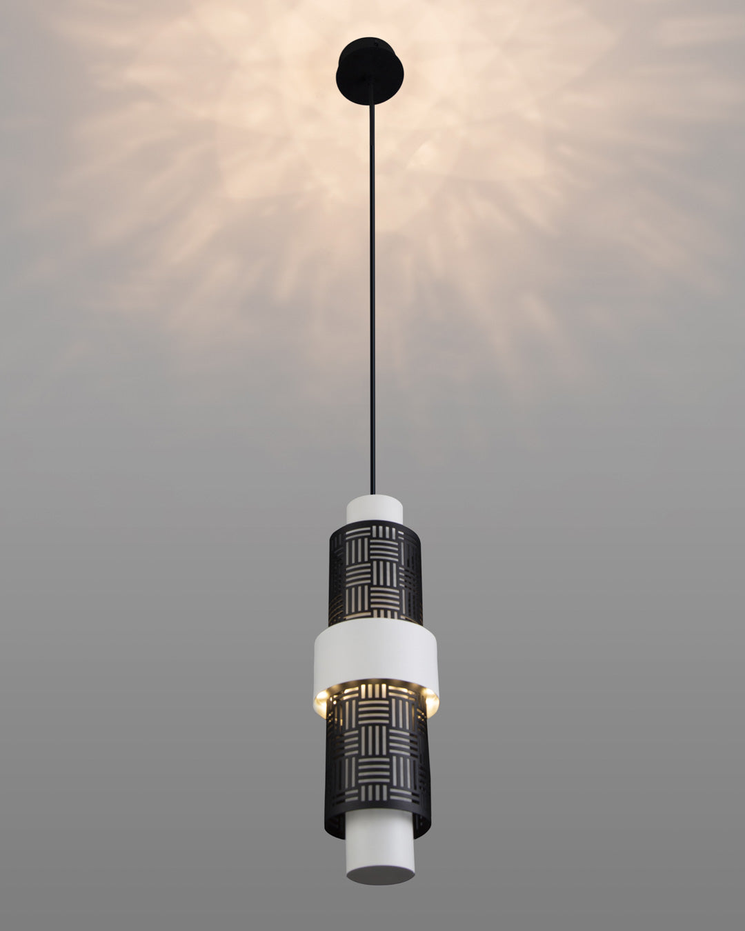 Mellow pendant light with smooth rounded design providing soft warm ambient lighting / إضاءة معلقة بتصميم ناعم وانسيابي توفّر إضاءة دافئة ومريحة