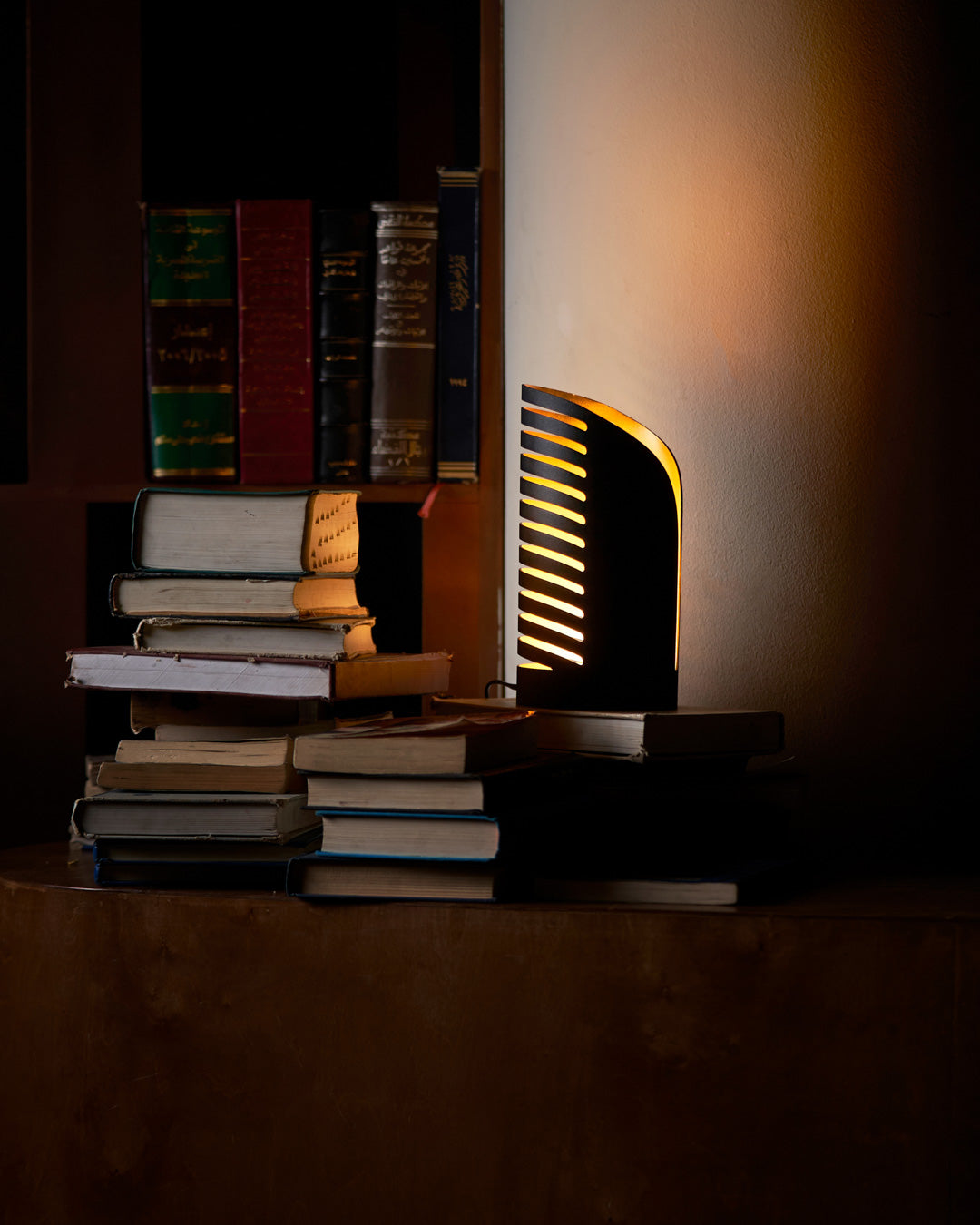 Snefru Table Lamp – Modern Minimalist Design