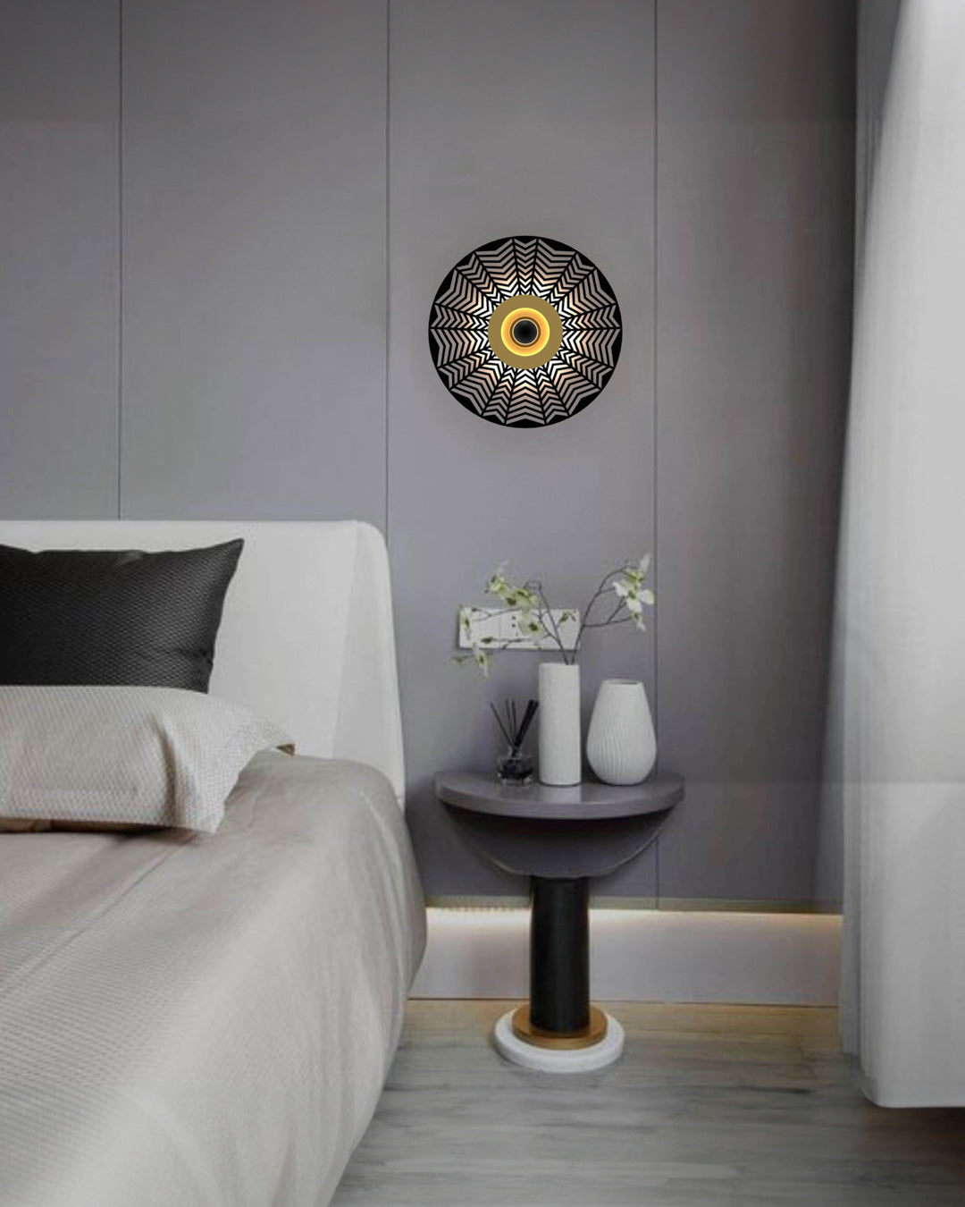 Globe - Wall Lamp