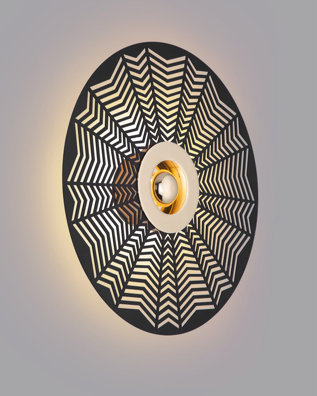 Globe wall lamp with spherical design creating a soft ambient glow / مصباح حائط كروي بتصميم عصري يوزع إضاءة هادئة داخل المساحة