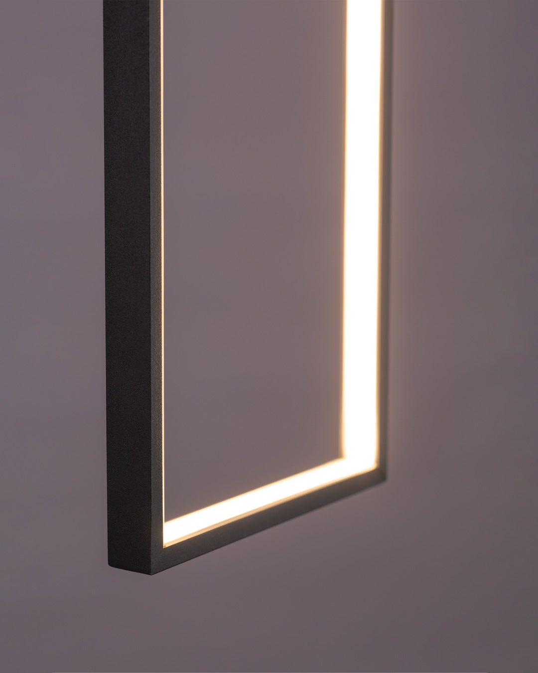 Bound pendant light with suspended modern form emitting warm ambient glow / إضاءة معلقة بتصميم معلق عصري تبعث توهجًا دافئًا يضيف لمسة أنيقة