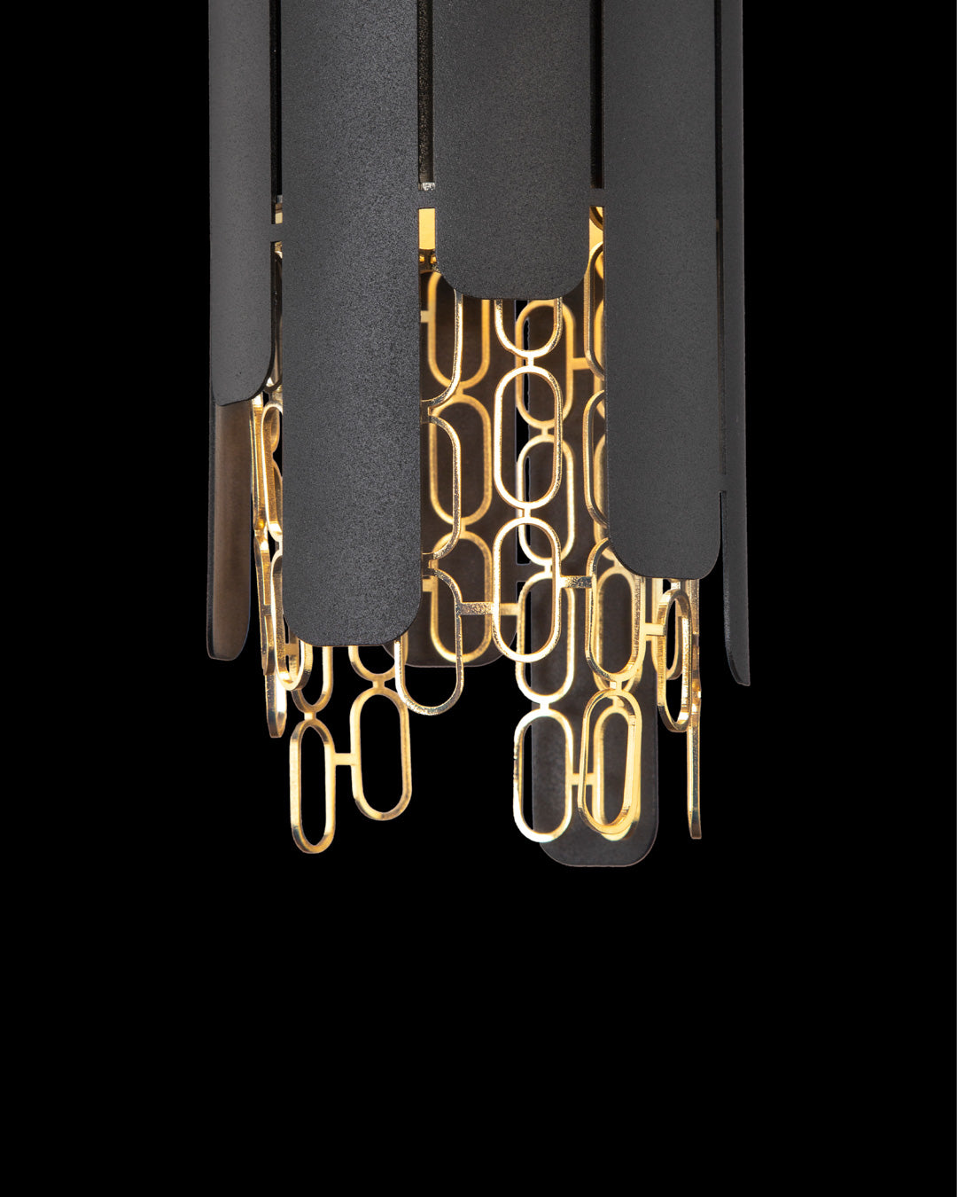 Chain inspired wall lamp with rhythmic flowing form casting soft indirect light / مصباح حائط بتصميم متسلسل إيقاعي يبعث إضاءة غير مباشرة ناعمة