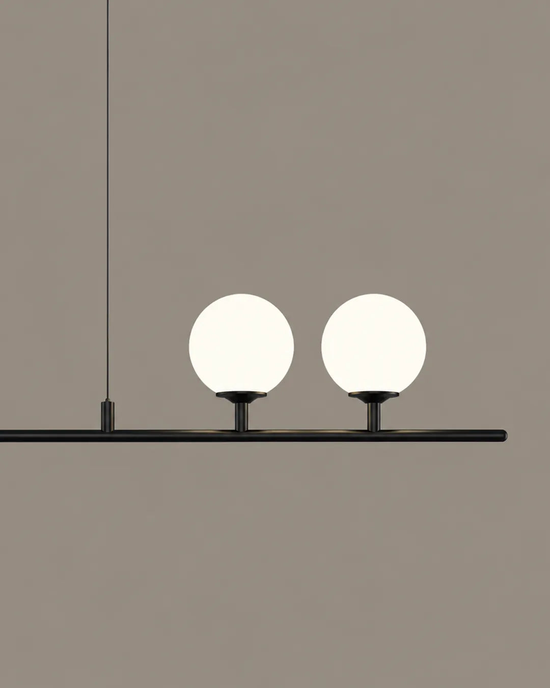 Levite Pendant close view of its design details, pendant with a composed contemporary pendant form (view 4) | دلاية ليفايت، لقطة مقربة لتفاصيل التصميم، إضاءة كروية بغطاء مخروطي