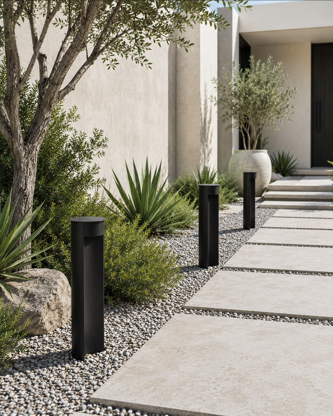 Dwindle Floor Lamp – Modern Outdoor Stainless Steel Lighting